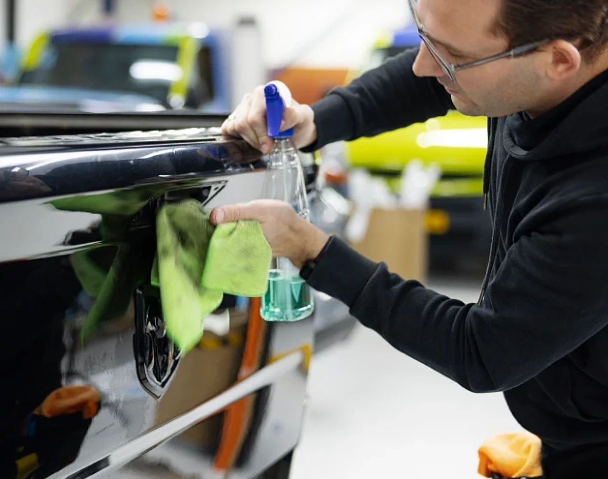Como escolher o melhor desengraxante ácido para automóveis: Dicas e benefícios